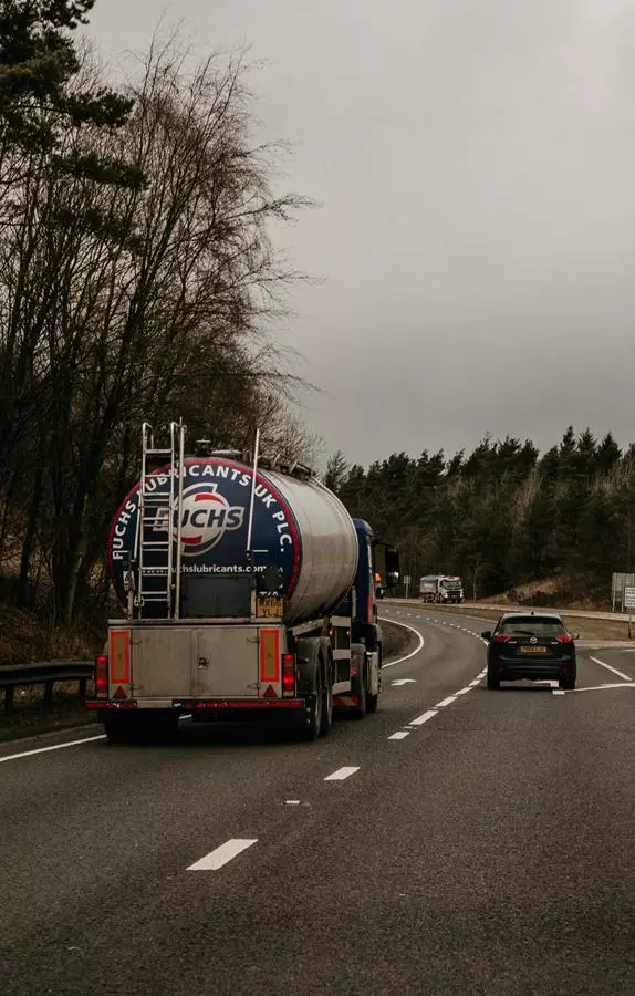 Używane części do pojazdów ciężarowych i autobusów - Inteligentne, ekonomiczne i zrównoważone rozwiązanie